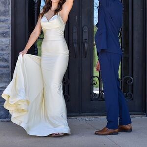 Pale yellow Jessica Angel formal dress size small